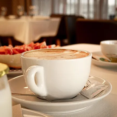 Otel Avenida 3*